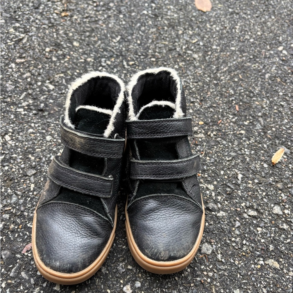 UGG Kids Black High-Top Boots with Faux Fur Trim and Tan Sole